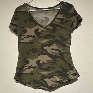 Women’s Camouflage V-Neck Short Sleeve Top